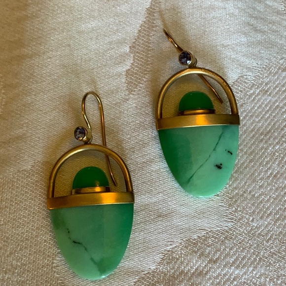 Jade Drop Pierced Earrings in Abstract Gold Setting Topped With Lavender Gem - Picture 4 of 6